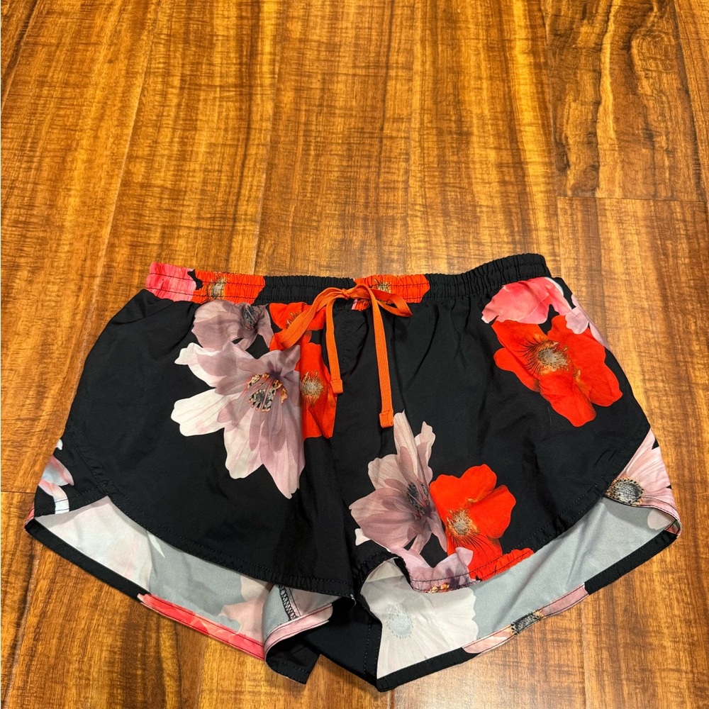 🌊Buy 2 get 1 Free 🌊 Old Navy Floral Workout Shorts